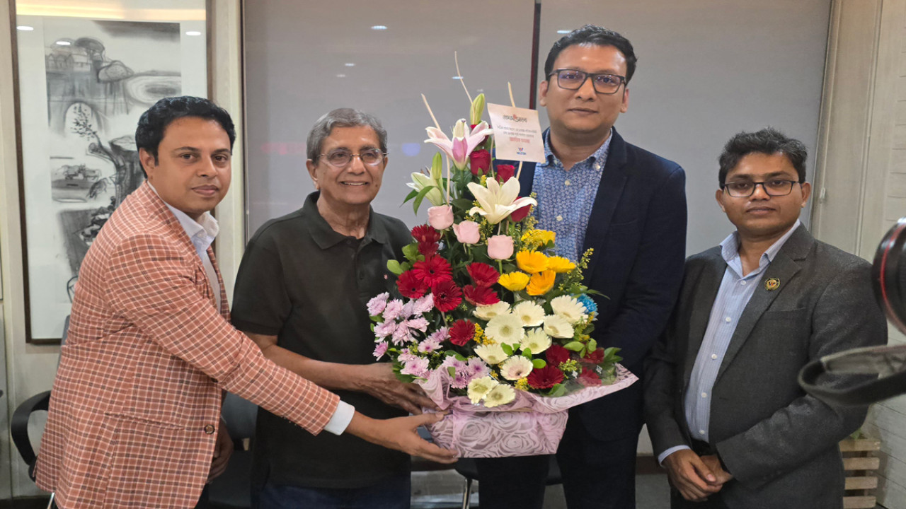 মতি ভাই বললেন কোটটা খুব সুন্দর